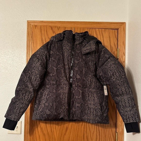 Varley Dorothy Ski Jacket - NWT - Size L Down Filled - Picture 3 of 15